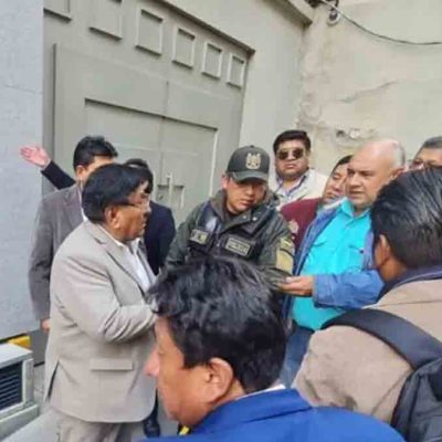 choferes salen de la reunión con el presidente Rodrigo Paz en Casa Grande del Pueblo