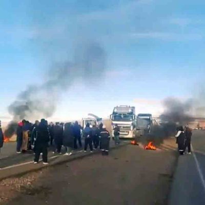 bloqueo en la carretera La Paz-Oruro en Konani