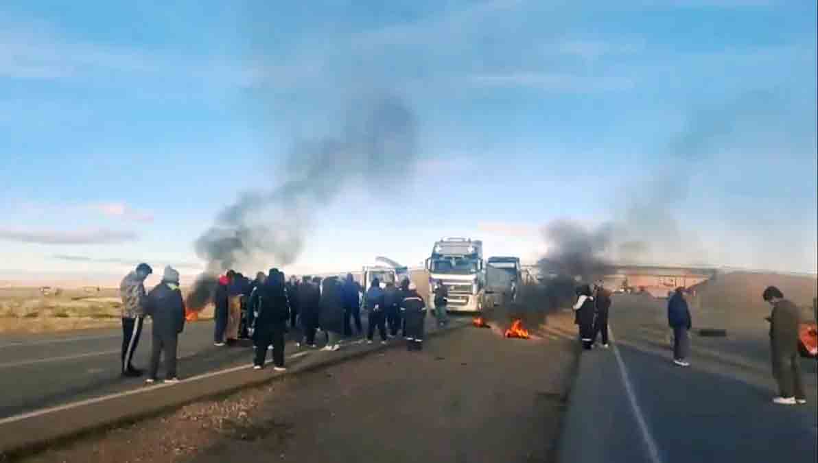bloqueo en la carretera La Paz-Oruro en Konani