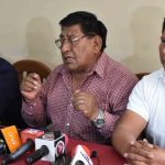 Lucio Gómez, ejecutivo de los choferes, en conferencia de prensa