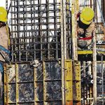 obreros en una construcción