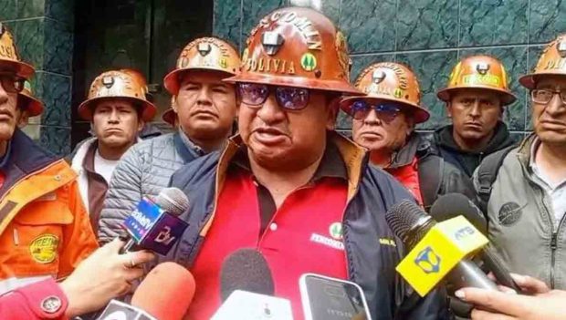 cooperativistas mineros cooperativistas tras la reunión con autoridades del ministerio de Defensa