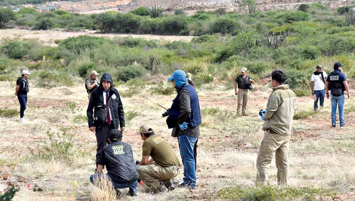 comisión de fiscales realiza una inspección en el lugar donde se produjo la muerte de dos comunarios en Cotapachi