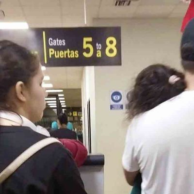 Eduardo Del Castillo en el aeropuerto de Viru Viru