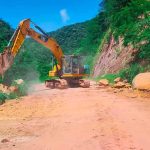 maquinaria de la ABC habilita la vía en los valles cruceños