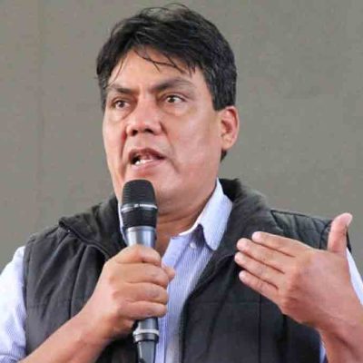 Héctor Arce renuncia a su candidatura