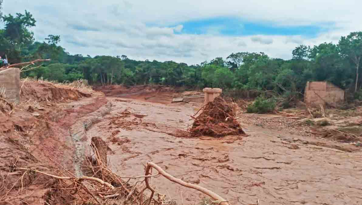 la crecida del río en el municipio de El Torno
