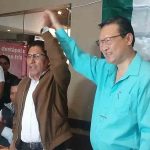 Félix Patzi presenta a Chi Hyun Chung como candidato a gobernador de Santa Cruz