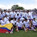 Real Potos{i celebra el título obtenido y el retorno al profesionalismo