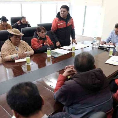 el presidente Rodrigo Paz se reúnen con dirigentes de la COB