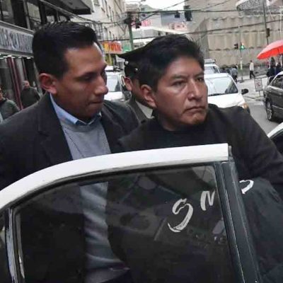 el dirigente Rubén Ríos es llevado a la Felcc tras ser aprehendido