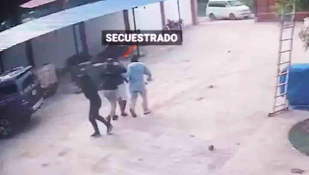 el momento en que el ciudadano peruano es secuestrado