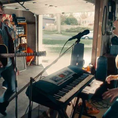 Song Sung Blue avant premier