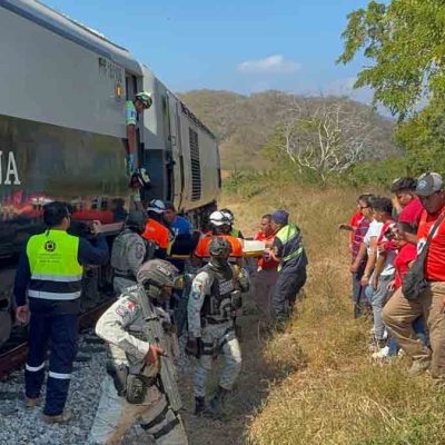 Descarrila tren en México, hay 13 muertos