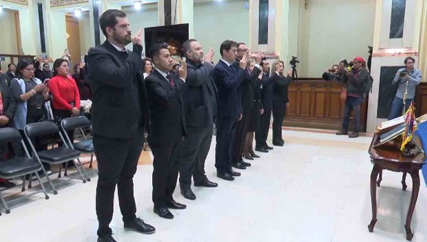 posesión de los nuevos vocales del TSE