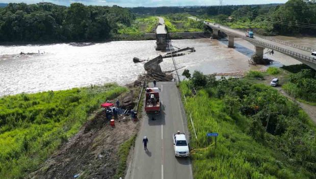 trabajos de reparación de los ductos afectados por la riada
