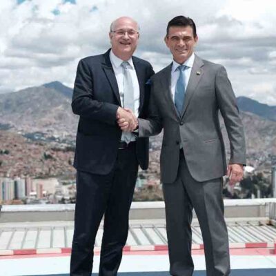 el presidente del BID junto al presidente de Bolivia en La Paz