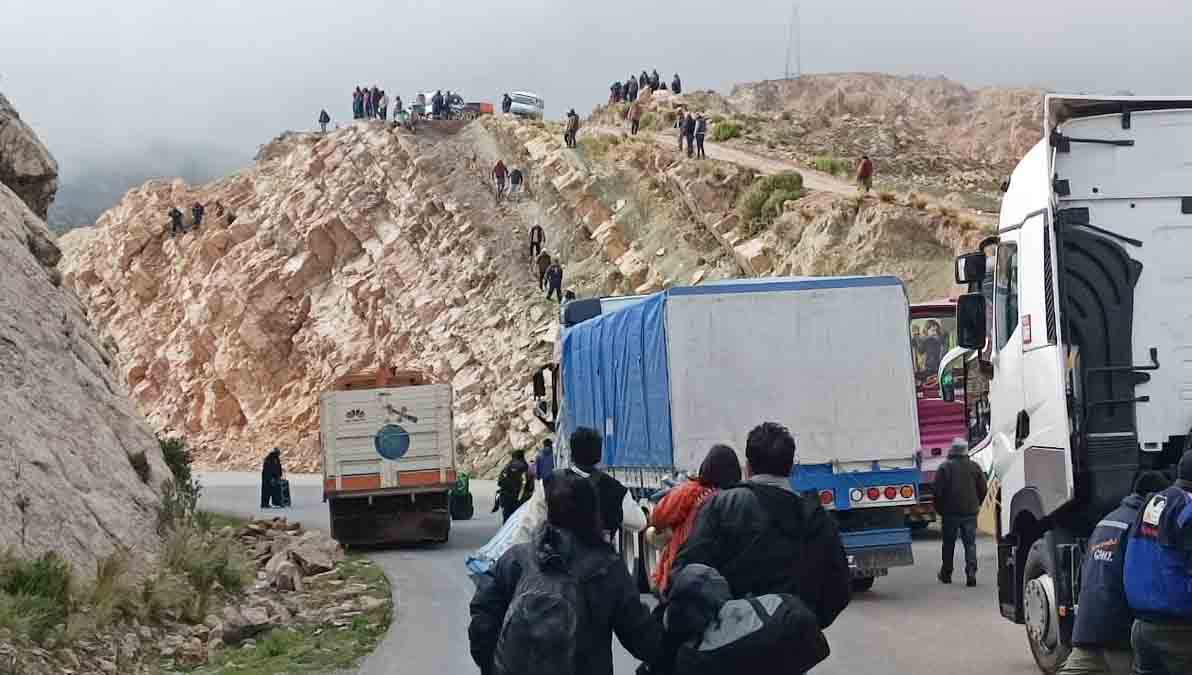 bloqueo en la carretera Cochabamba-La Paz