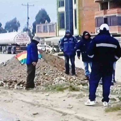 choferes de cisternas bloquean en la zona de Senkata