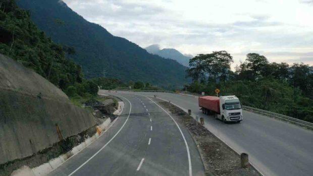 la carretera nueva Cochabamba-Santa Cruz