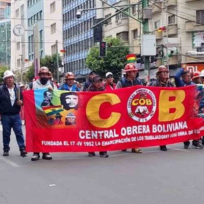 afiliados a la COB marchan en La Paz