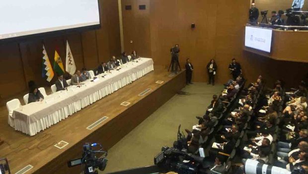 diálogo entre el Gobierno y organizaciones sincidales