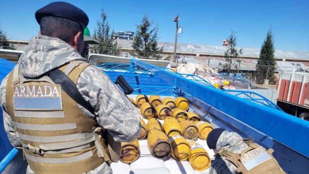 personal de la Armada realiza control de contrabando de GLP