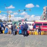 bloquean calles en El Alto por falta de GLP