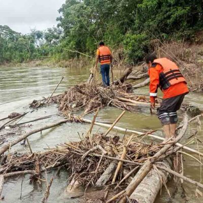buscan a adolescentes desaparecidos en el río Isarzama