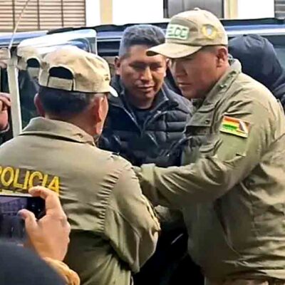 el exministro Zenón Mamani es ingresado a celdas de la Felcc