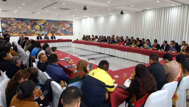 mesas de trabajo Gobierno-COB