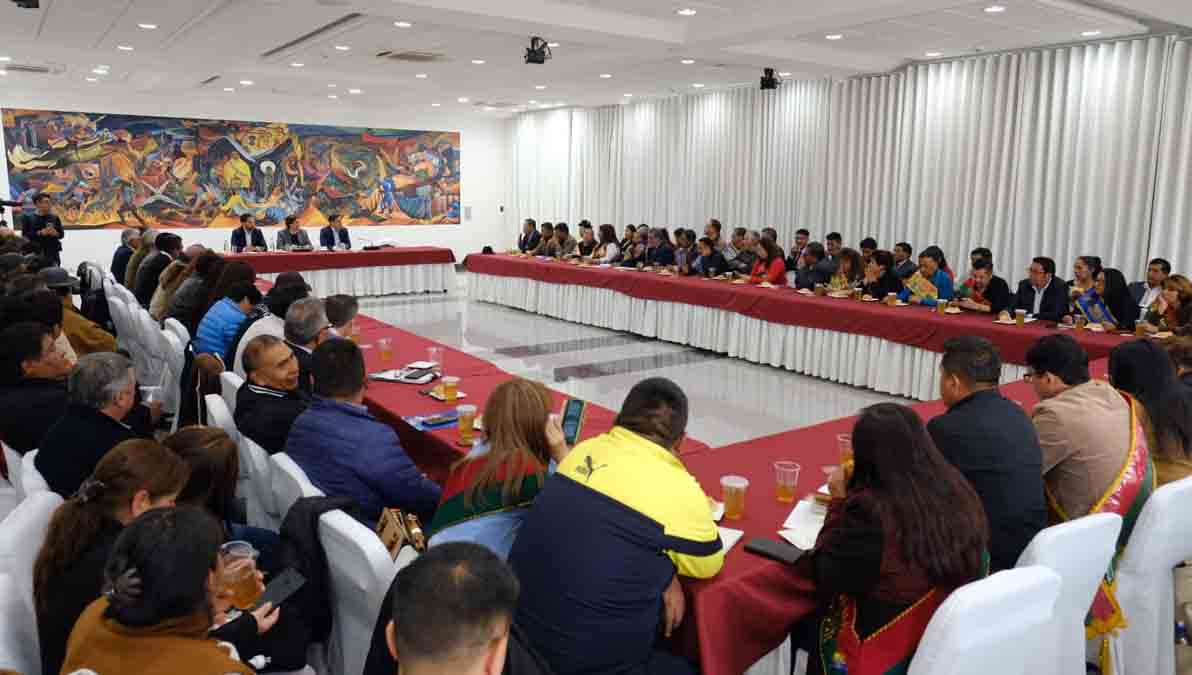 mesas de trabajo Gobierno-COB