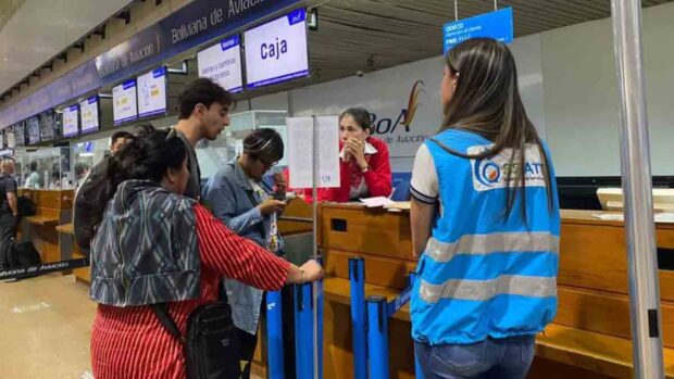 personal de la ATT controla en el aeropuerto la venta de pasajes