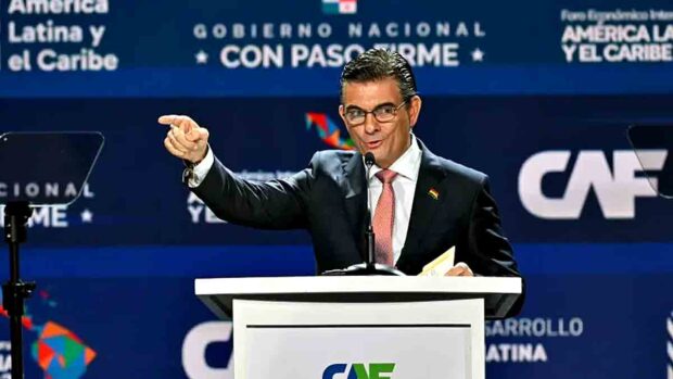 Rodrigo Paz, presidente de Bolivia, en el Foro de la CAF en Panamá