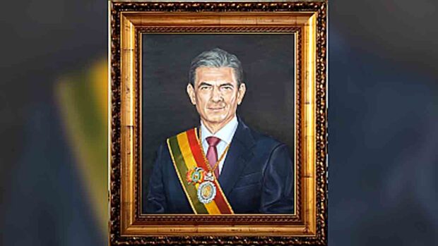 el retrato del presidente Rodrigo Paz en la Casa de la Libertad en Sucre