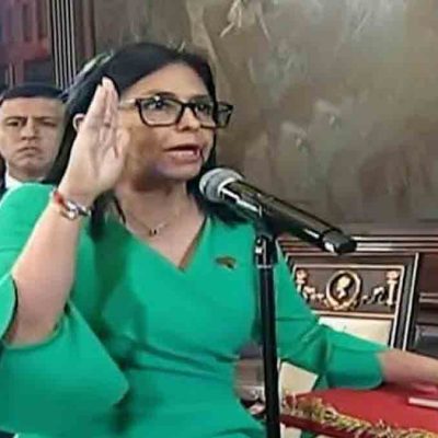 Delcy Rodríguez jura como presidenta interina de Venezuela
