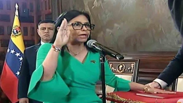 Delcy Rodríguez jura como presidenta interina de Venezuela