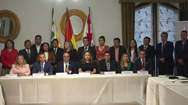 conferencia de prensa conjunta del TSE en Sucre
