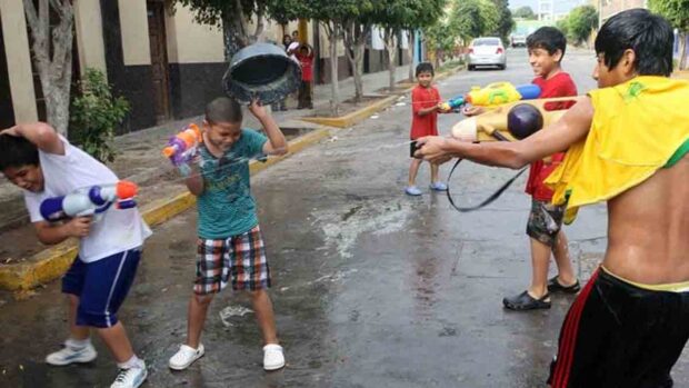 prohíben juego con uso excesivo de agua