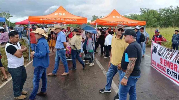 productores de arroz bloquean en Montero