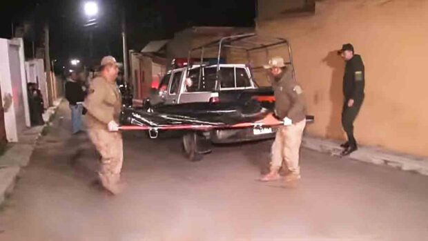 el cuerpo del fallecido en el intento de atraco es llevado al IDIF