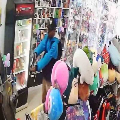 atraco a tienda de anime en Santa Cruz