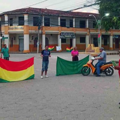 ciudadanos bloquean calles en Trinidad