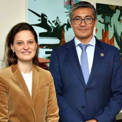 a vicepresidenta para América Latina y el Caribe del Banco Mundial, Susana Cordeiro, y el ministro de Economía, José Gabriel Espinoza.