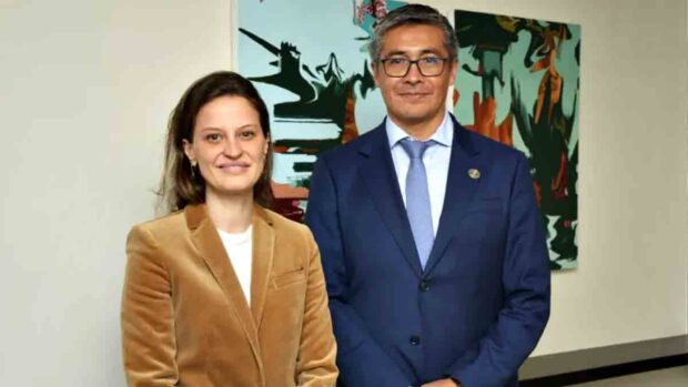 a vicepresidenta para América Latina y el Caribe del Banco Mundial, Susana Cordeiro, y el ministro de Economía, José Gabriel Espinoza.