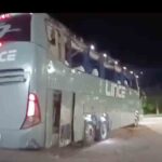 rocas caen en un bus en la ruta Tarija Santa Cruz
