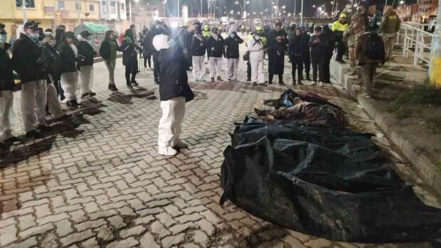 los cuerpos de las personas fallecidas en el accidente aéreo de El Alto