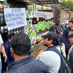 choferes del transporte libre protestan en puestas de la ANH en Cochabamba