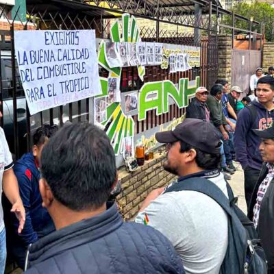 choferes del transporte libre protestan en puestas de la ANH en Cochabamba