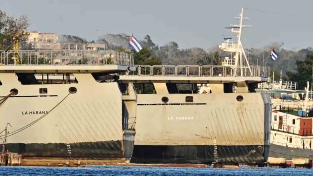 Buques de la Guardia Costera en las costas de La Habana